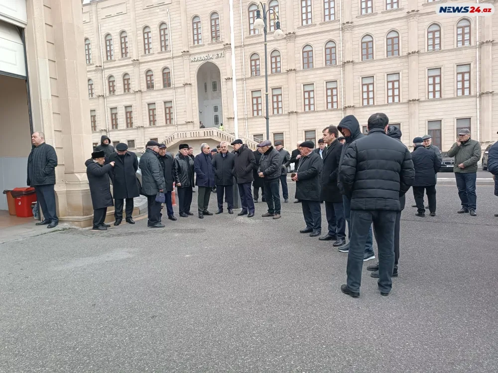 İlyas İsmayılov dəfn edildi - Yenilənib - FOTOLAR