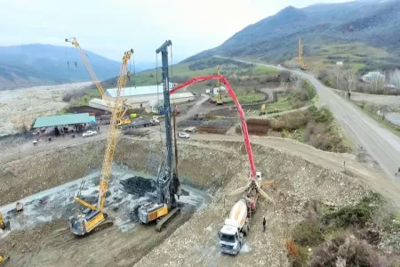 İsmayıllıda yol tikintisində FACİƏ - ÖLƏN VAR