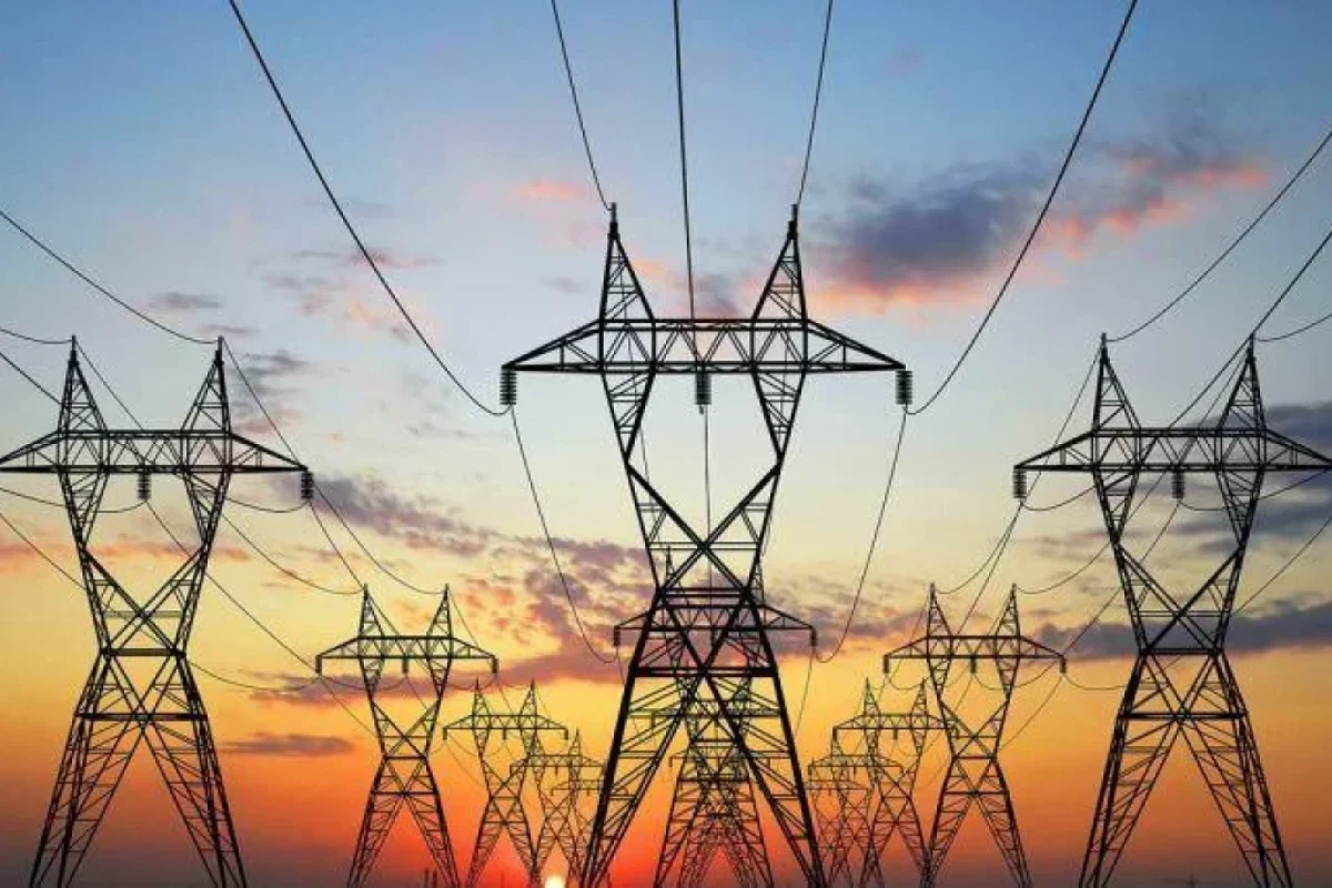 Elektrik enerjisinin qiyməti kəskin ucuzlaşdı - bu ölkədə