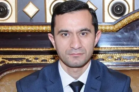 "İslam bunu qəbul etmir" — - İlahiyyatçı 700 minlik Qurandan DANIŞDI