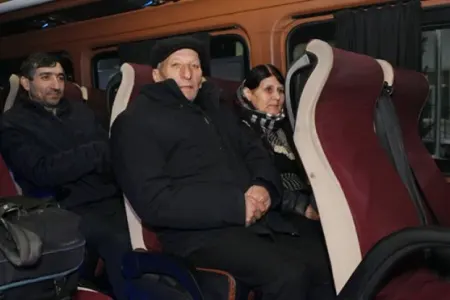 Doğma yurdlarına - qayıdırlar
