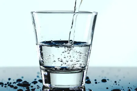 Arıqlamağın sadə yolu: - Cəmi bir stəkan ilıq su