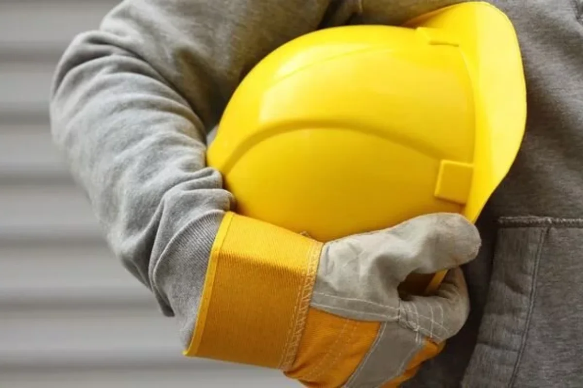 Azərbaycanlı fəhlələr tətilə başladı