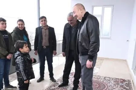 Oğlumun adını İlham qoymuşam, - nəvəm olsun, onun da adını...
