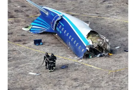 AZAL-ın qəzaya uğrayan təyyarəsinin pilotları ilə danışıqların stenoqramları - kimlərdə var?