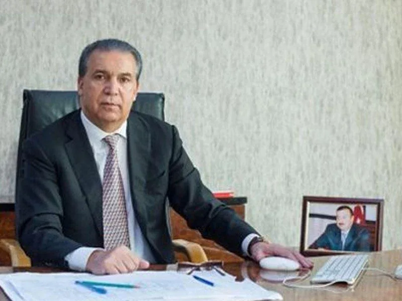 Bakıda hərraca çıxarılan lüks “Rolls Royce”un sahibi kimdir? - (FOTOLAR)