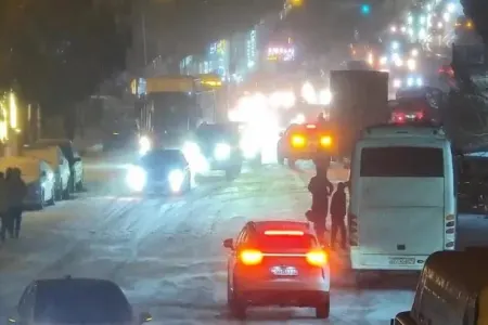 Tanınmış müğənni qarlı havada - QƏZAYA DÜŞDÜ