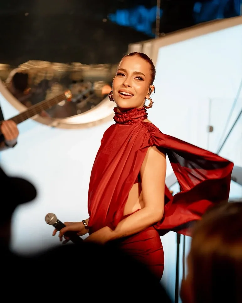 Arvadı ilə barışdı sevgilisi üzə - ÇIXDI - FOTO