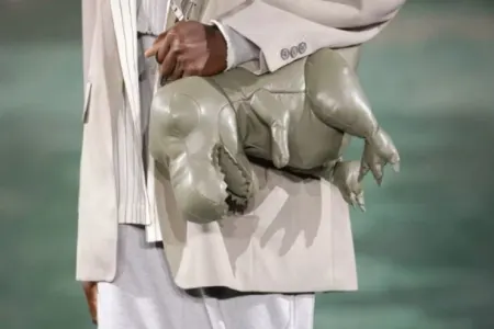 Qəribə çantalar: - 2025-ci ildə nələr təklif edilir?