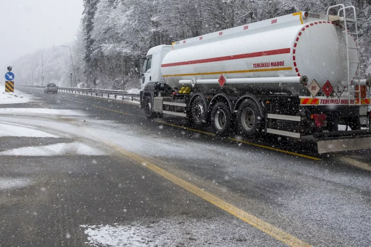 Nəqliyyat vasitələrinin hərəkətinə qadağa qoyuldu