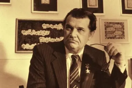 “30-cu illərdə kim hansı dili bilirdisə, - o dilin mənsub olduğu ölkənin casusu kimi həbs edilirdi...”