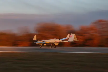 Turbo mühərrikli yeni "Bayraktar TB2" səmada - FOTO