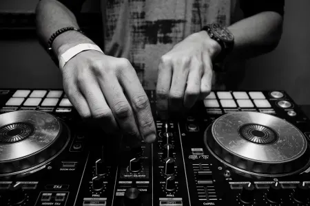 Türkiyəli DJ-dən üzücü - XƏBƏR - FOTO