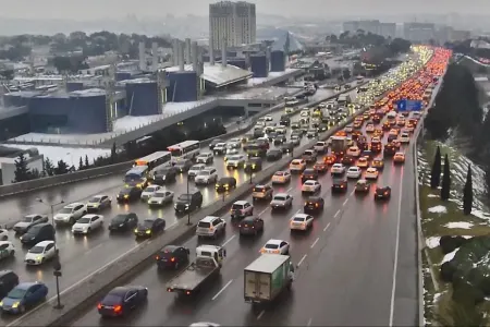 21 küçədə tıxac var - SİYAHI