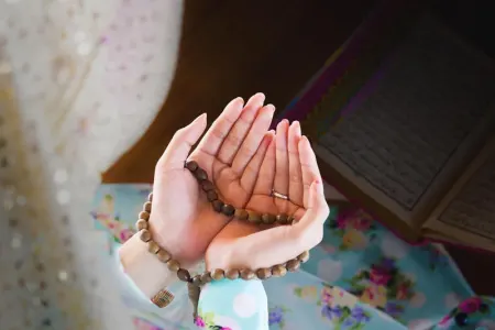 Namaz qılan kiçik qızı məsciddən - QAÇIRDIB... - ANBAAN VİDEO