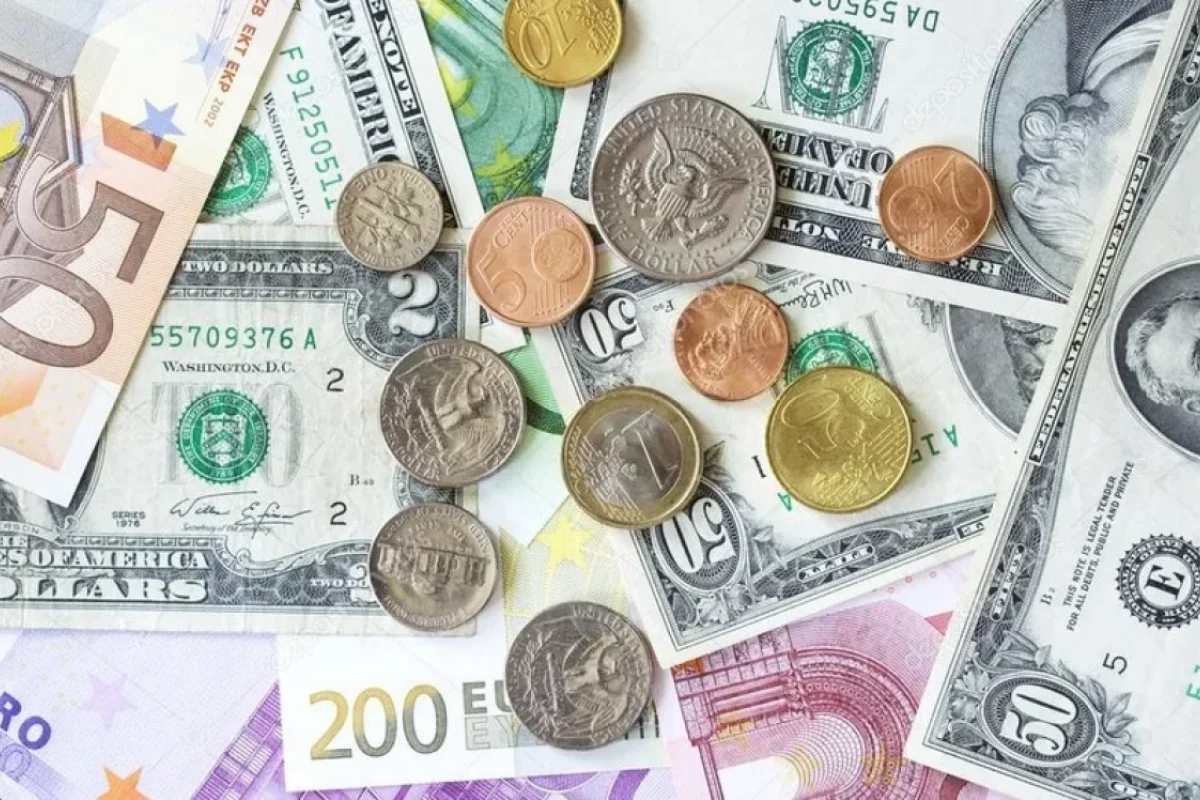 İki valyuta ucuzlaşdı - MƏZƏNNƏ