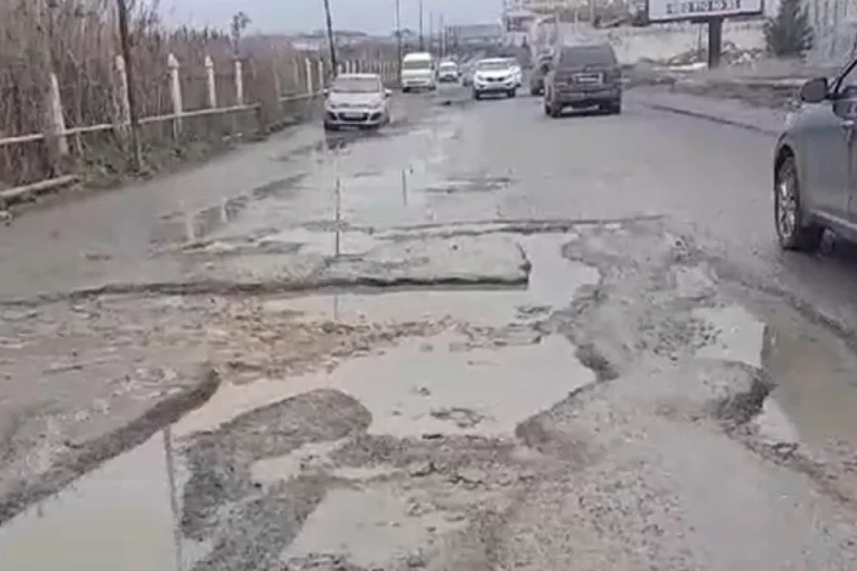 Xırdalanda universitetə gedən yolda acınacaqlı vəziyyət - Video