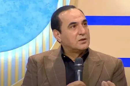 “O müğənniyə məsləhət verdim, - indi mömrə birdir”