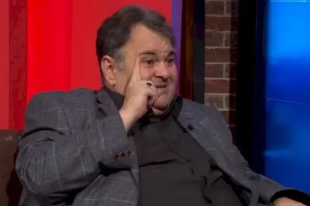 “Bu cür insanlar “xoruz buraxırlar” - Sabiq nazir Ayaz Salayevi ağ yuyub qara sərdi