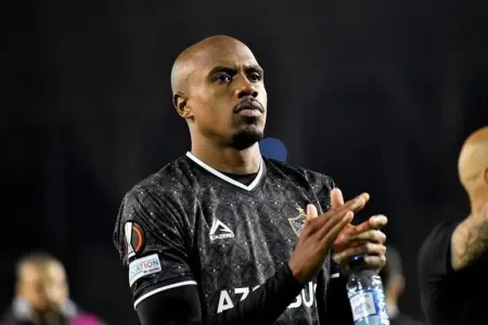 "Qarabağ"ın sabiq futbolçusu yeni klubunda - ilk qolunu öz qapısına vurdu
