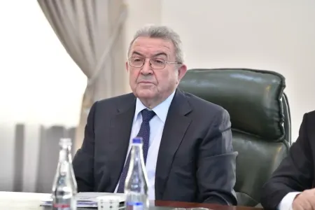 "Çox bahalı kostyumlarım var, kökəlmişəm, əynimə gəlmir" - VİDEO
