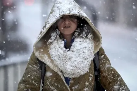 Şaxtalı hava üz dərisinə görün nə edir?! - DİQQƏT