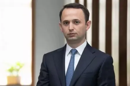 Prezidentin yüksək vəzifə verdiyi 37 yaşlı şəxs kimdir?