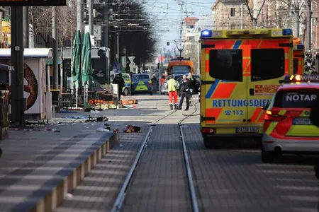 Maşını izdihamın üzərinə sürdü: - 2 ölü, 25 yaralı var