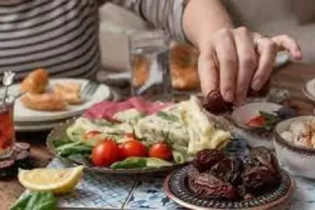 “Axşam yeməyi yeyib yatıram” deməyin! - Sahur vərdişi üçün 6 məsləhət