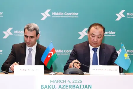Bakıda yeni sazişlər imzalandı - FOTOLAR