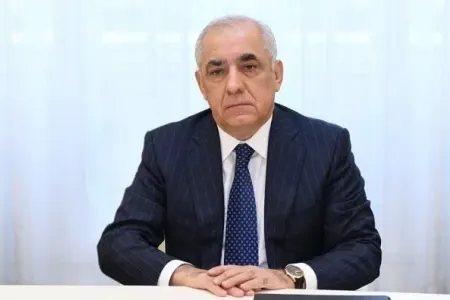 Baş nazir yanğın baş verən ərazidə müşavirə keçirdi