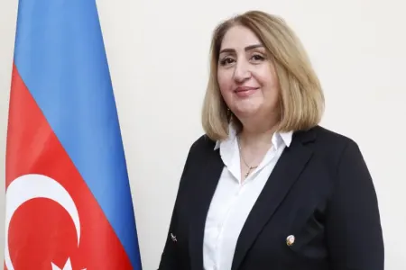 Direktor müəllimləri təhqir etdi: - “Hinduşkabaşlar”