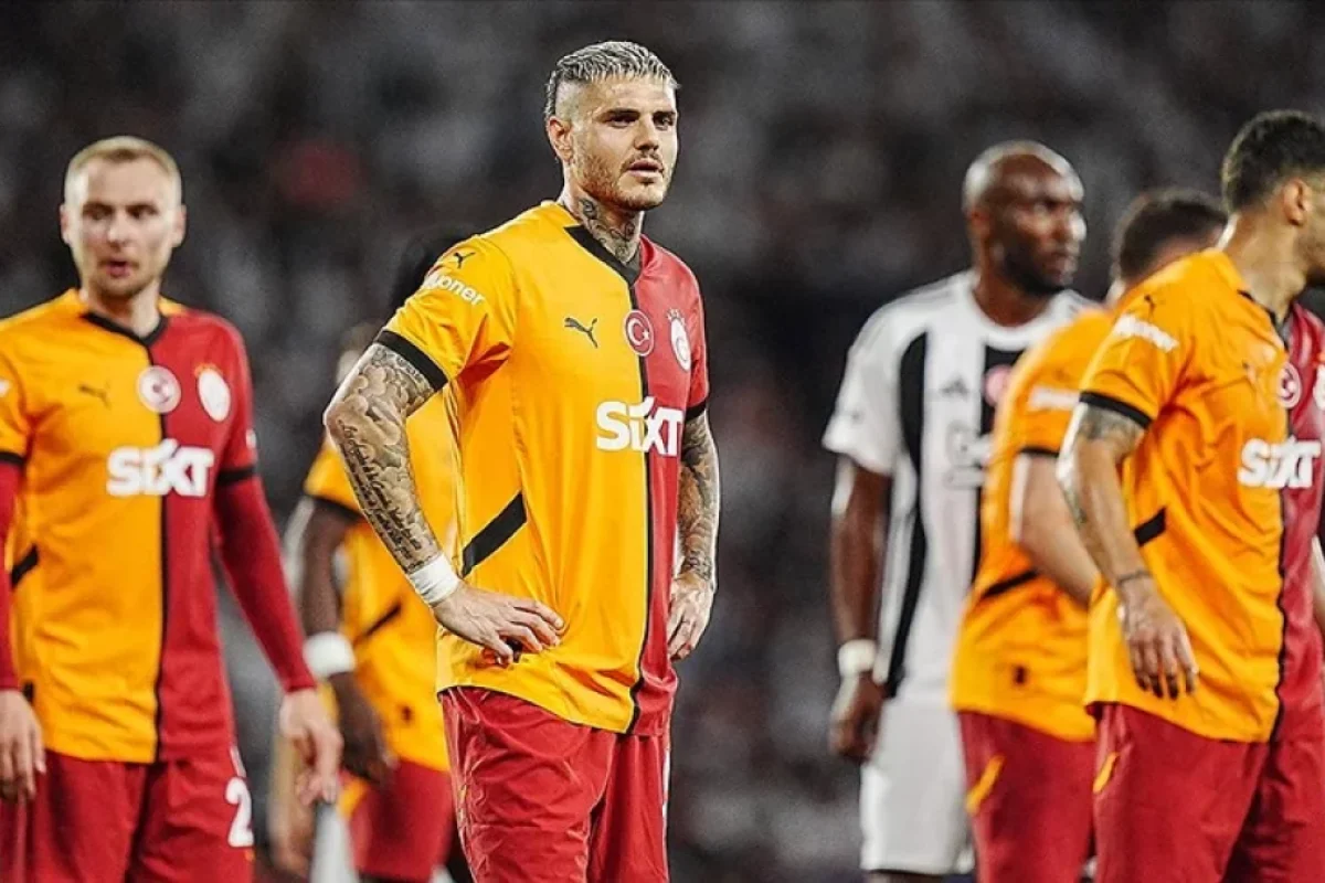 "QALATASARAY"DA BÖHRAN: - futbolçular üsyana hazırlaşırlar