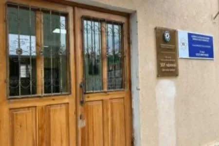 Dərsi pulla satan direktor “xəbərdarlıq” aldı