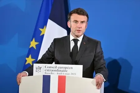Makron Putinə cavab verdi: - "Tarixi yanlış şərh edir"