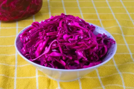 Kələm turşusunun faydası və ziyanı