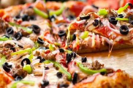 Yuxuda çoxlu pizza görmək nədir?