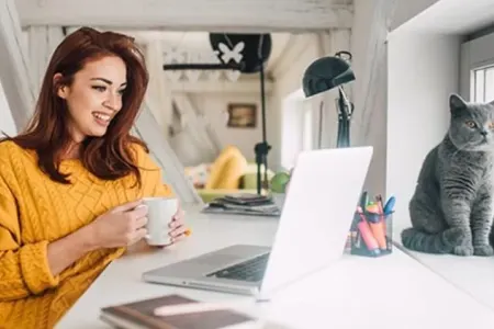 "Evdən işləmək müxtəlif psixoloji problemlərə yol açır"