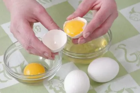 Çiy yumurta faydalıdırmı?