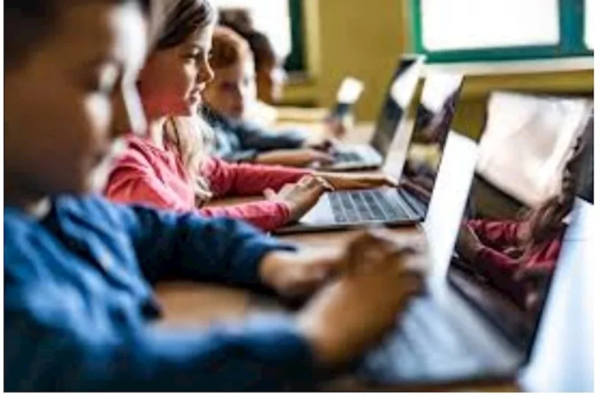 Rəqəmsal məktəbə keçid nə üçün vacibdir? — - RƏY