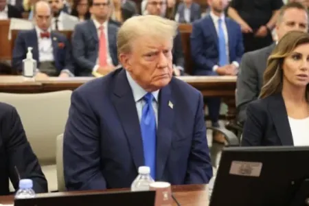 20 federal prokuror hərəkətə keçdi: - Trampa qarşı məhkəmə iddiası