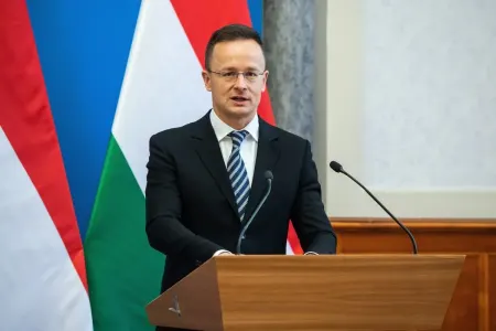 Siyarto: Polşa Ukrayna ilə bağlı danışıqlara mane olur
