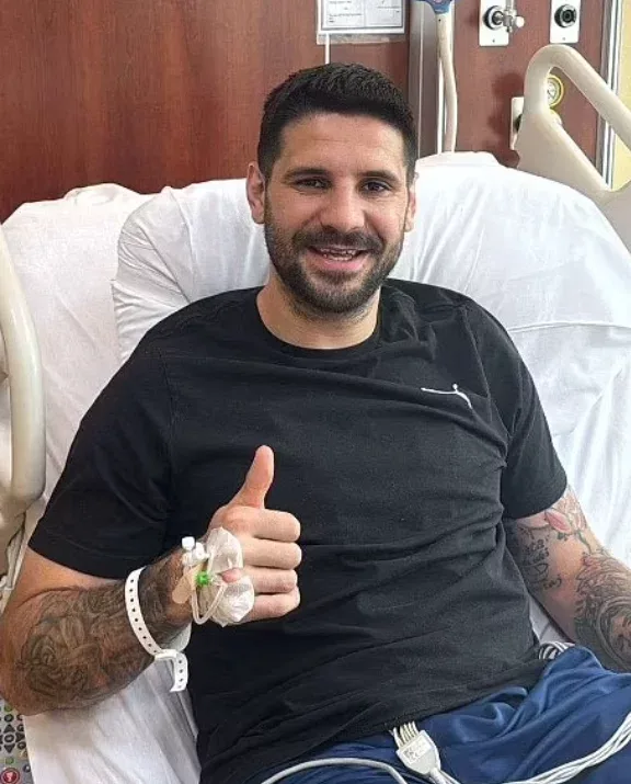 Məşhur futbolçu xəstəxanaya yerləşdirildi