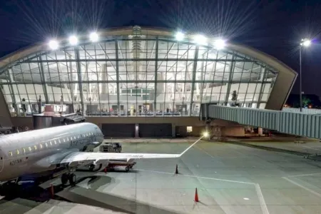 Almaniyanın 13 aeroportunda tətil elan edildi