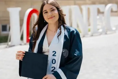 Azərbaycanlı qız dünyanın 1 nömrəli universitetinə qəbul olundu