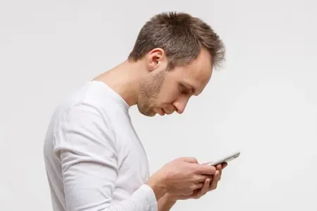 Smartfon asılılığından - ehtiyatlı olun