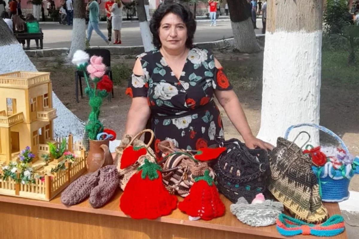 63 yaşlı arıçı qadın: - "İş çətindir, amma məhsul kimi şirin gəlir"