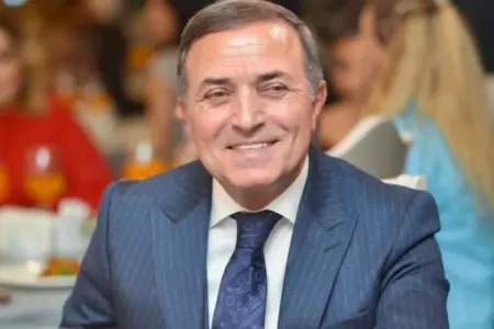 Xalq artisti təltif olundu