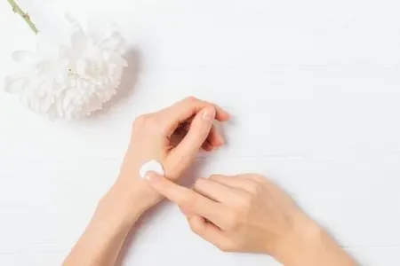 Xərçəng yaradan krem - ÖLKƏMİZDƏ YIĞIŞDIRILACAQ? - VİDEO