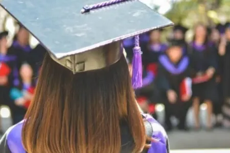 “Qonşuya görə universitetə girir, sonra da deyir diplomumu toz basır”